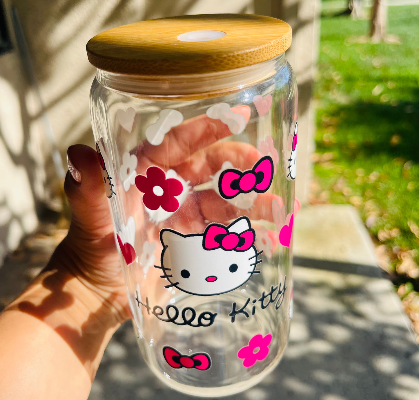 Hello kitty glass bow tumbler